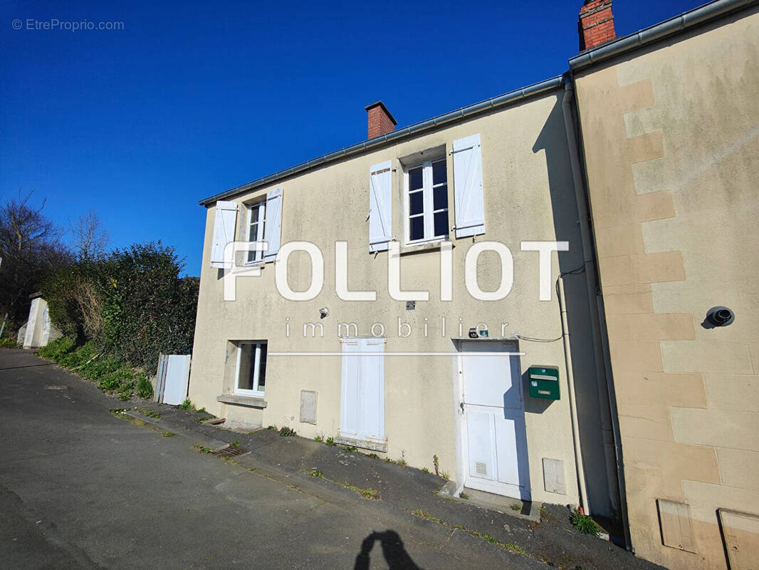 Maison à SAINT-GEORGES-MONTCOCQ