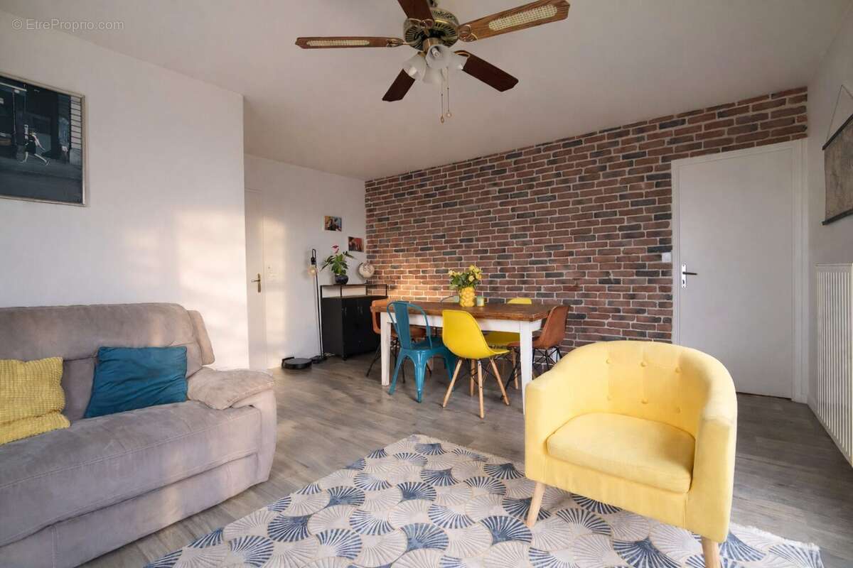 Appartement à CLICHY-SOUS-BOIS