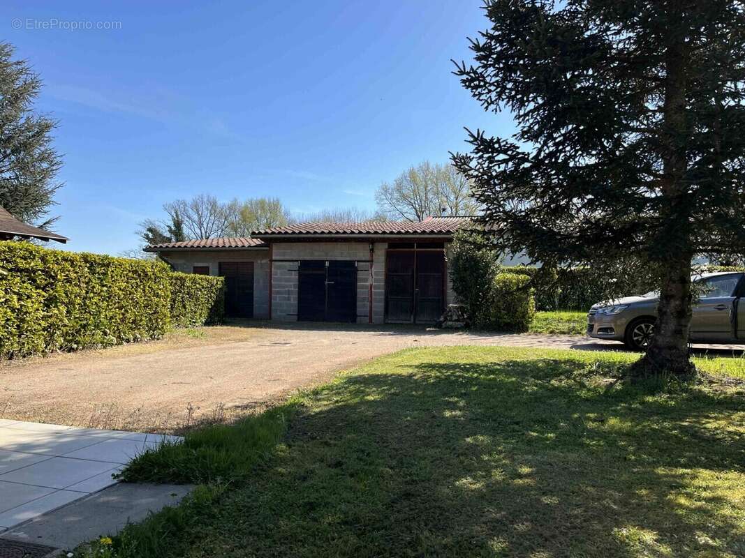 Maison à MONTPONT-EN-BRESSE