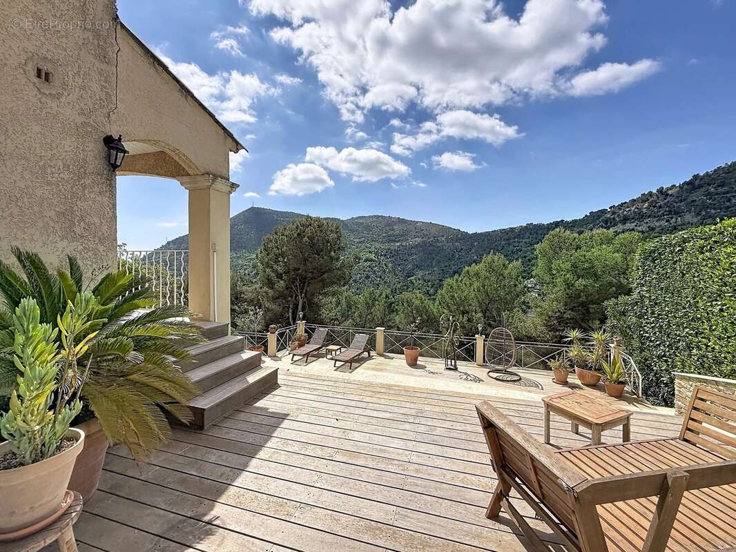 Maison à TOURRETTE-LEVENS