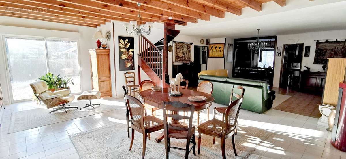 Maison à LES MONTILS