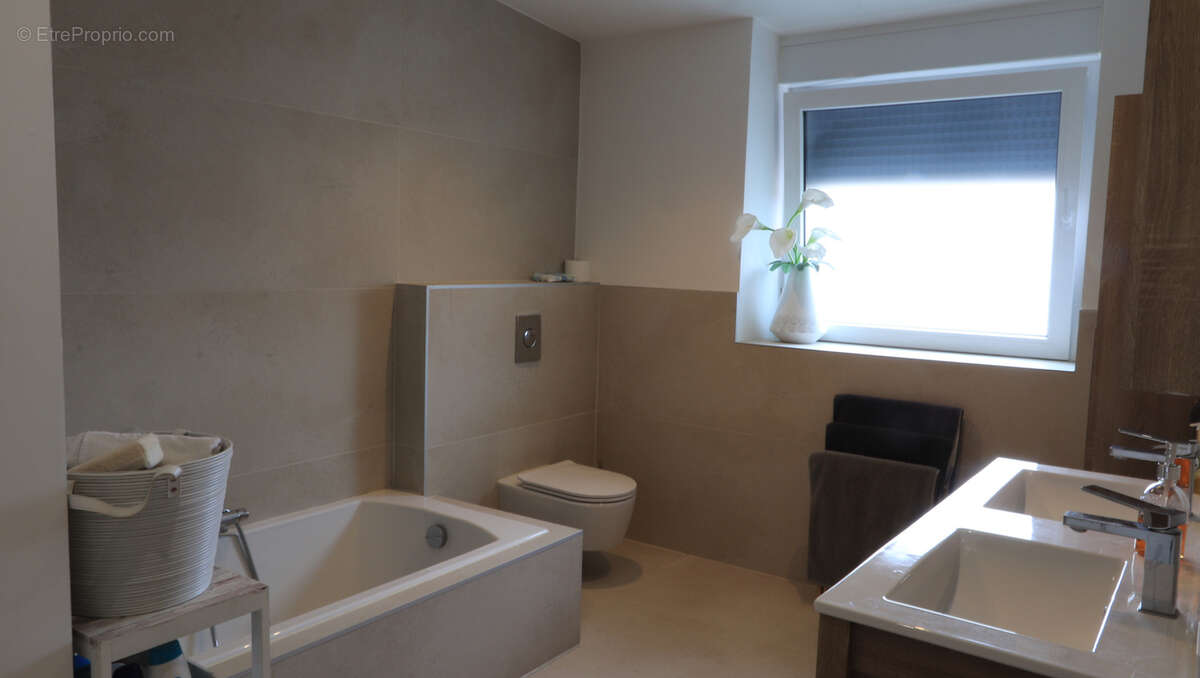 Maison à AUDUN-LE-TICHE