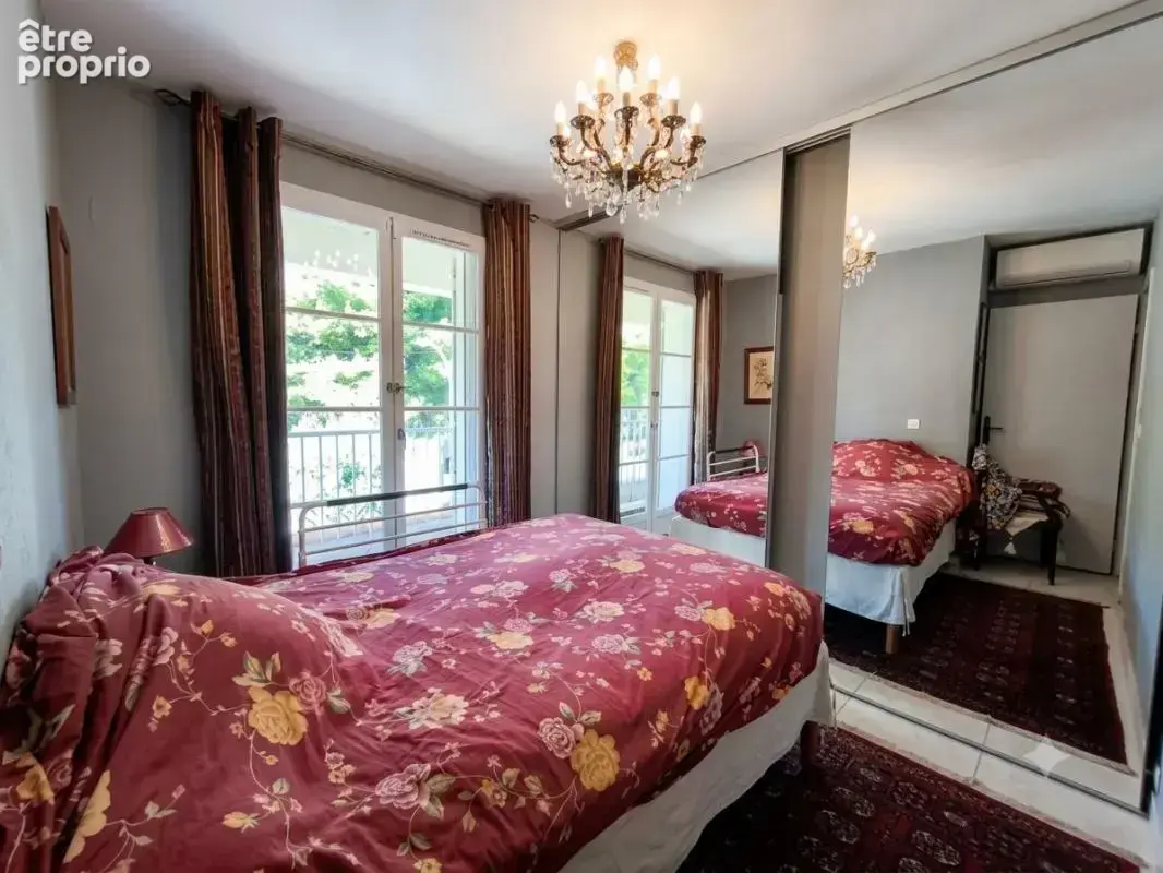 Maison T4 de 93m2 sur terrain de 220m2 avec piscine SAINT CYR SUR MER - photo 11