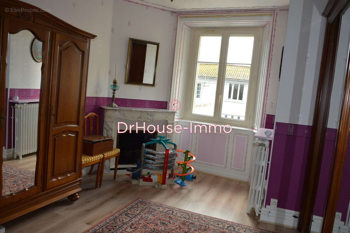 Maison à SAINT-JUNIEN