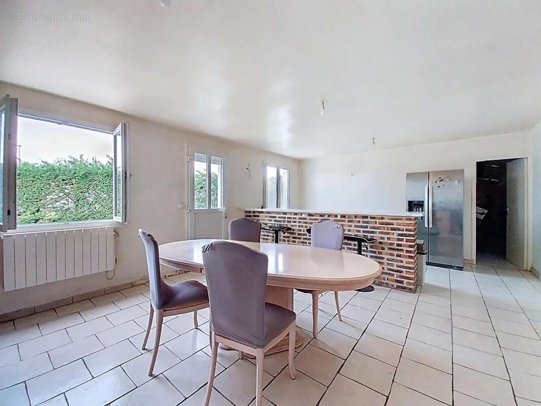 Photo 2 - Maison à TRUYES