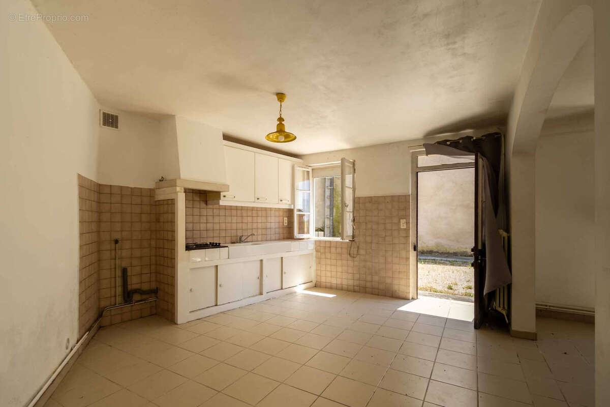 Maison à SAINT-MARTIAL-DE-NABIRAT