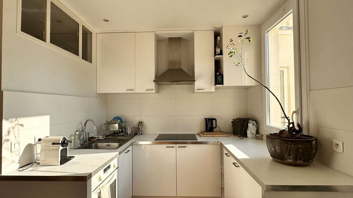 Appartement à PARIS-10E