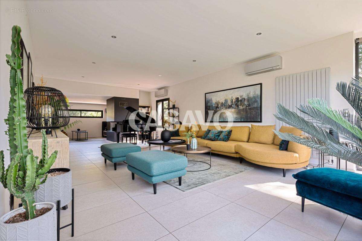 Maison à LE THOLONET