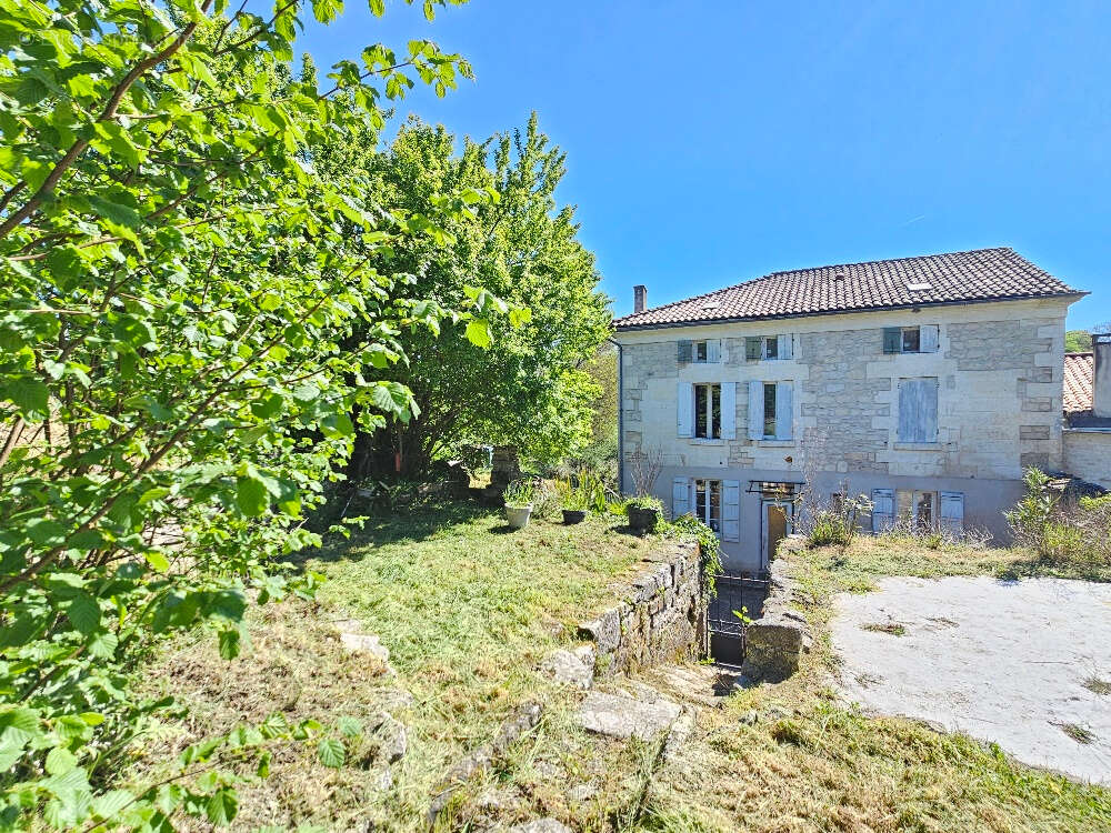 Maison à MOUTHIERS-SUR-BOEME