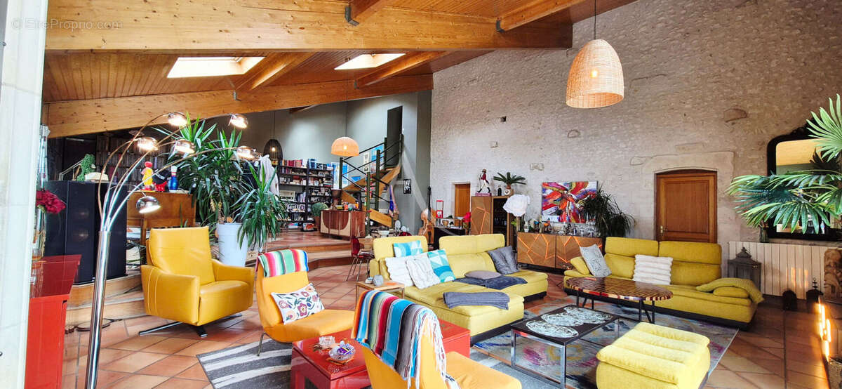 Maison à MORTAGNE-SUR-GIRONDE