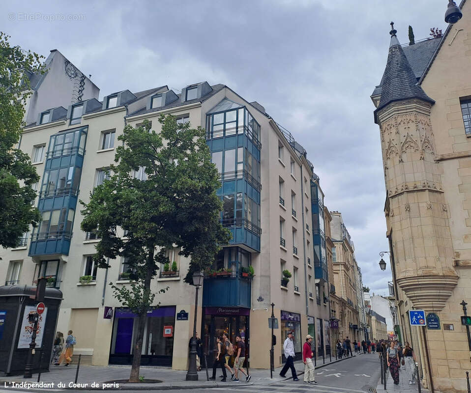 Appartement à PARIS-3E