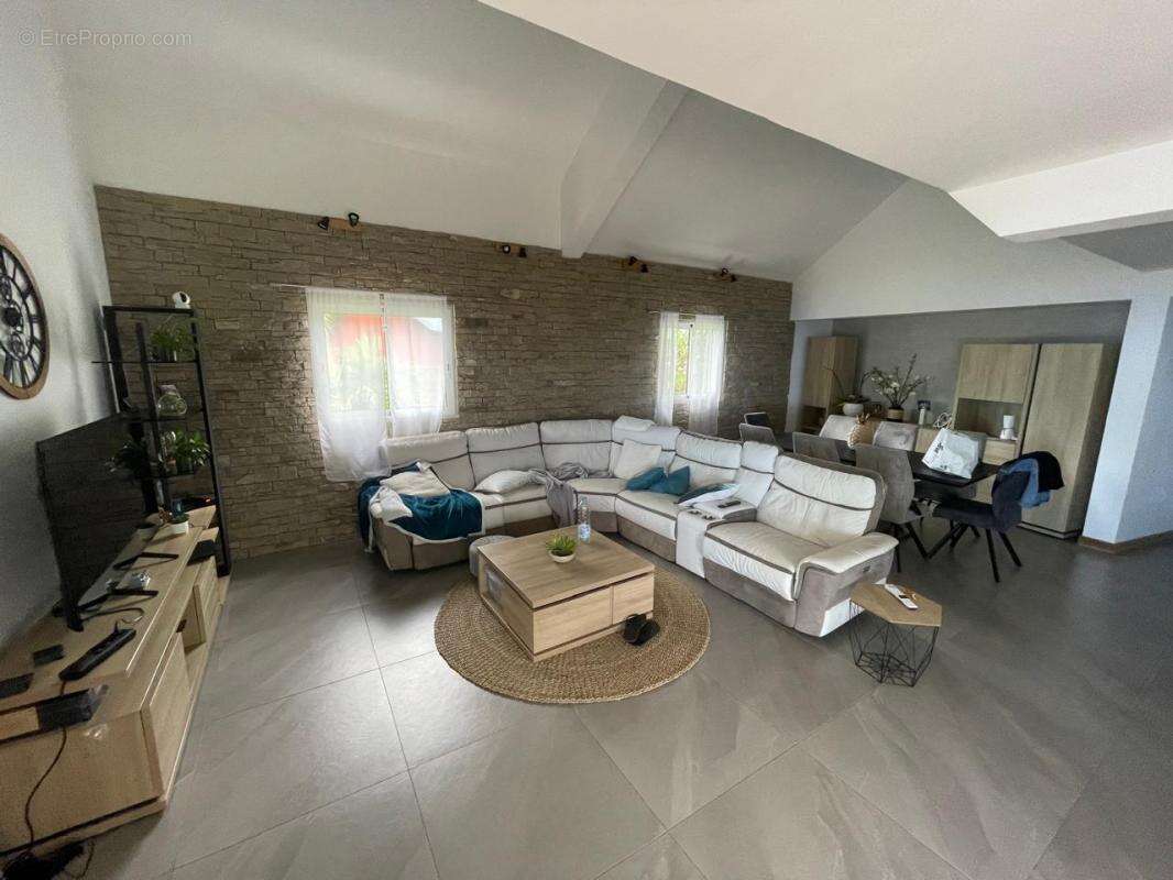 Maison à LES AVIRONS