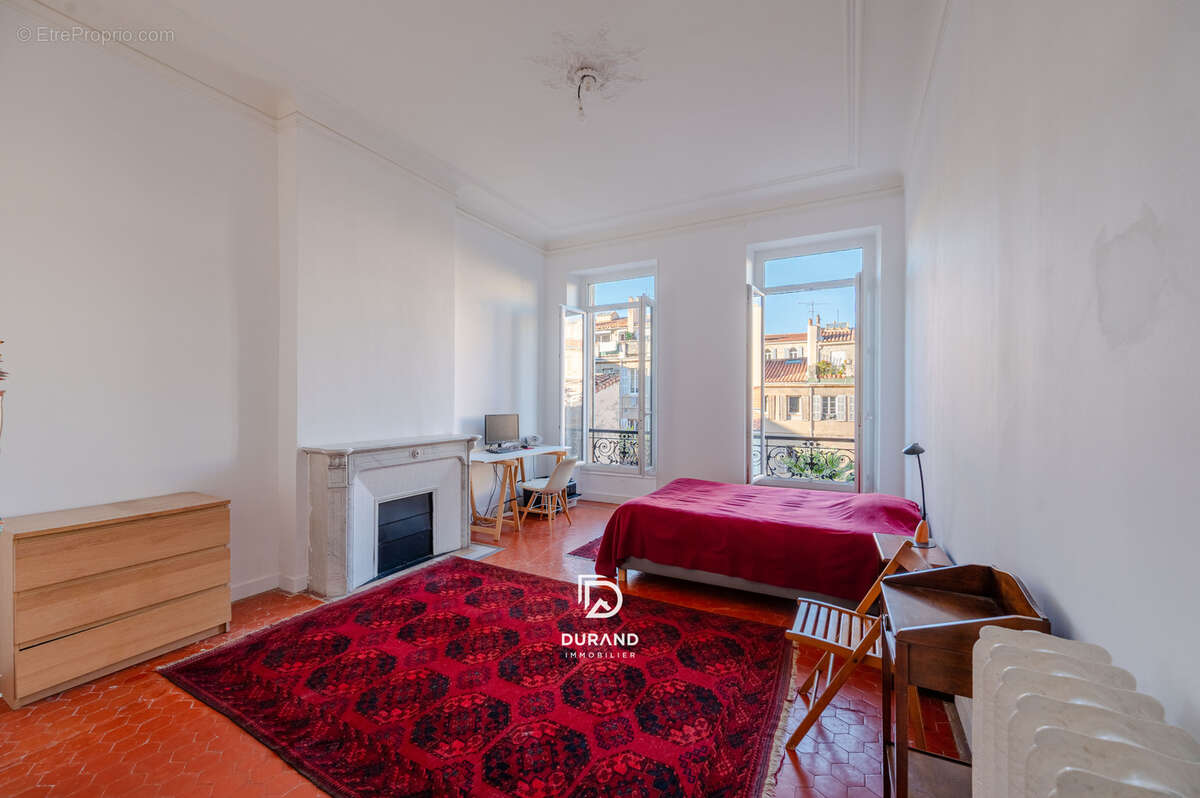 Appartement à MARSEILLE-6E