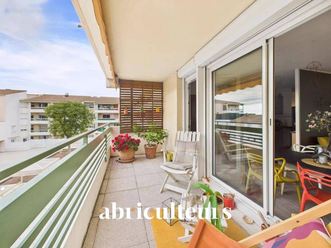 Appartement à MARSEILLE-8E