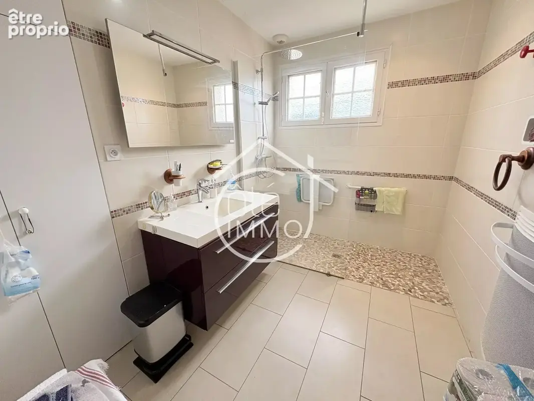 PRIGONRIEUX : Maison traditionnelle avec annexe, 7 pièces de 169m² - photo 4