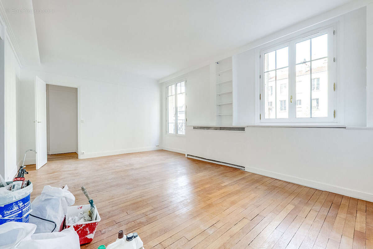 Appartement à PARIS-14E