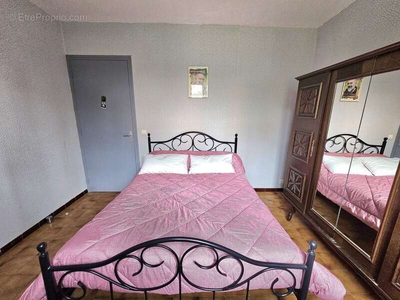 A vendre maison de 300 m2 divisées en 4 habitations, terrain 1395 m2, garage et terrain cOnstructible à MONTE (Haute Corse) - photo 17
