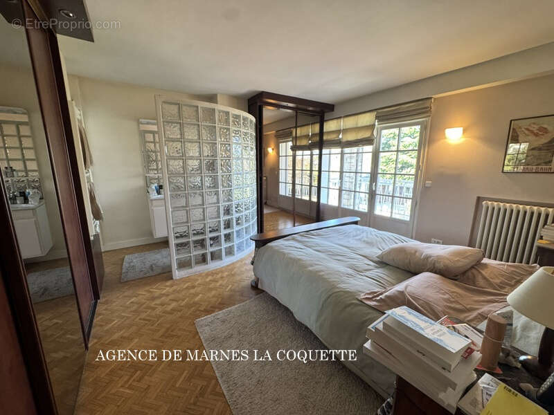 Maison à MARNES-LA-COQUETTE