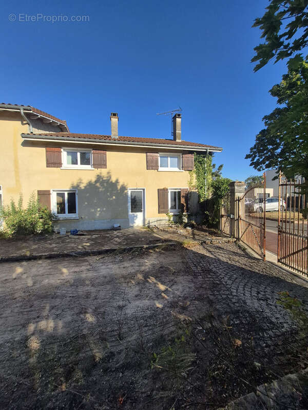 Plateau à aménager 105 m2, Colombier-Saugnieu - photo 2