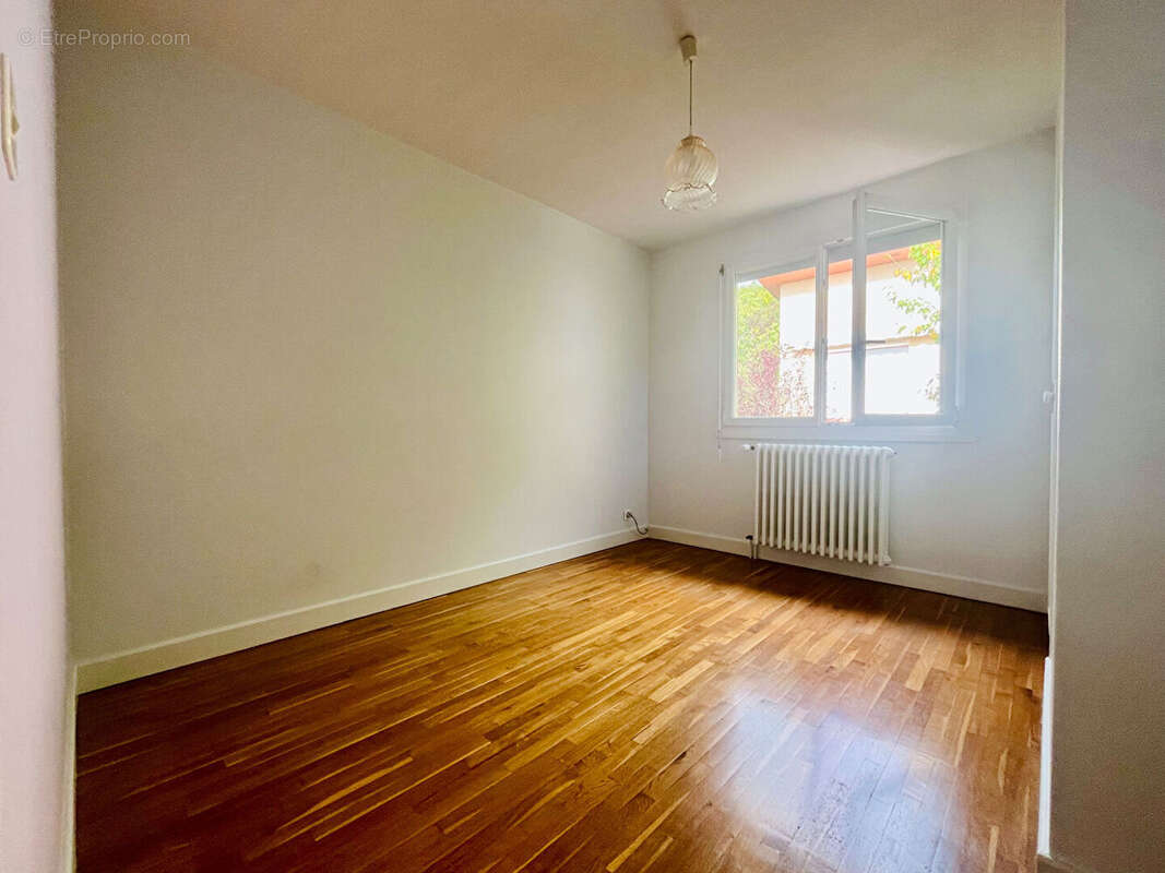 Maison à ROCHE-LEZ-BEAUPRE