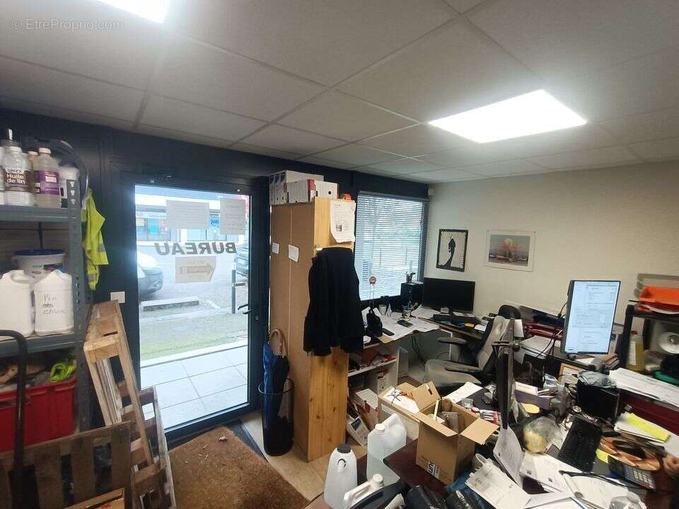 Commerce à CHARNAY-LES-MACON