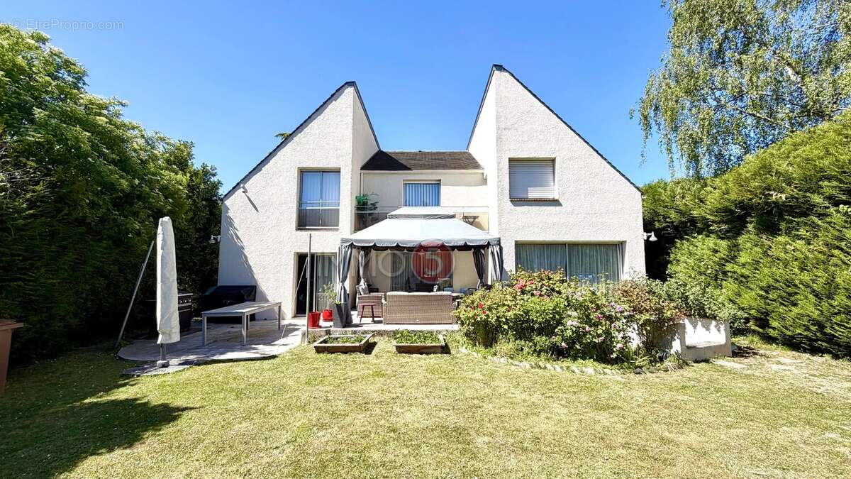 Maison à LE RAINCY