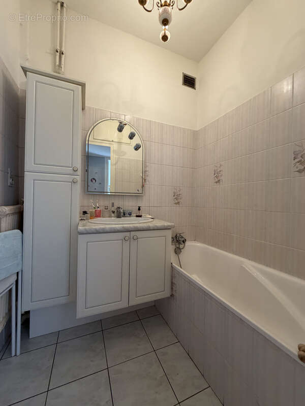 St etienne f4 de 75 m2 sect fac rue desiré claude - photo 11