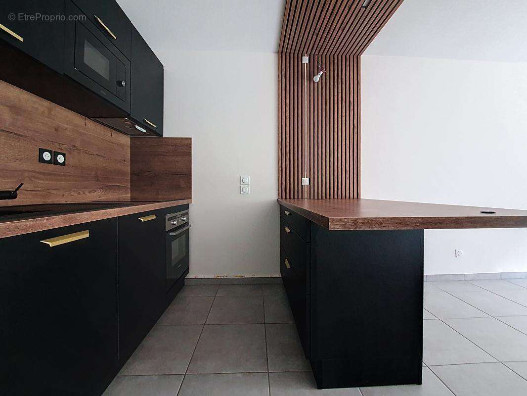 Appartement à SIMANDRES