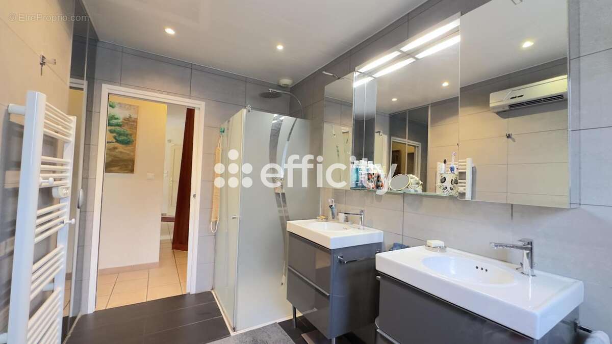 Maison à VILLENEUVE-LES-AVIGNON