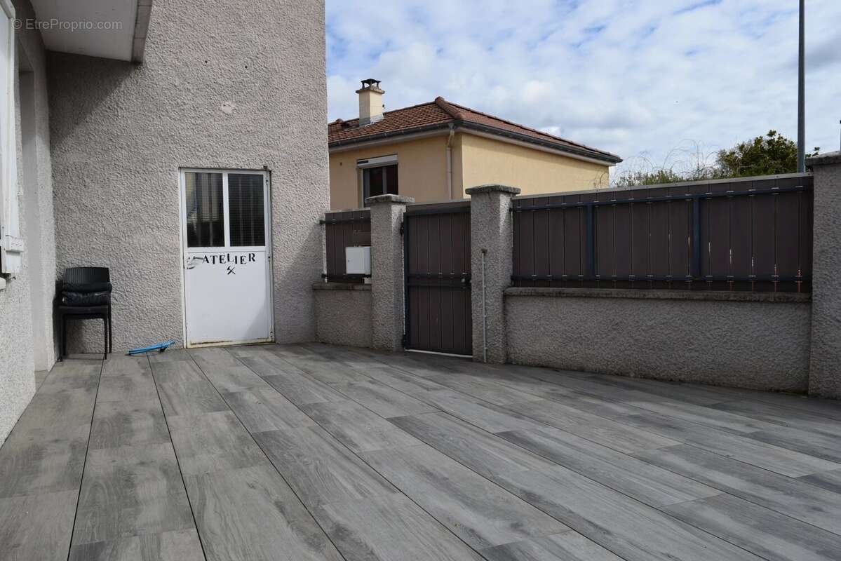 Maison à LE COTEAU