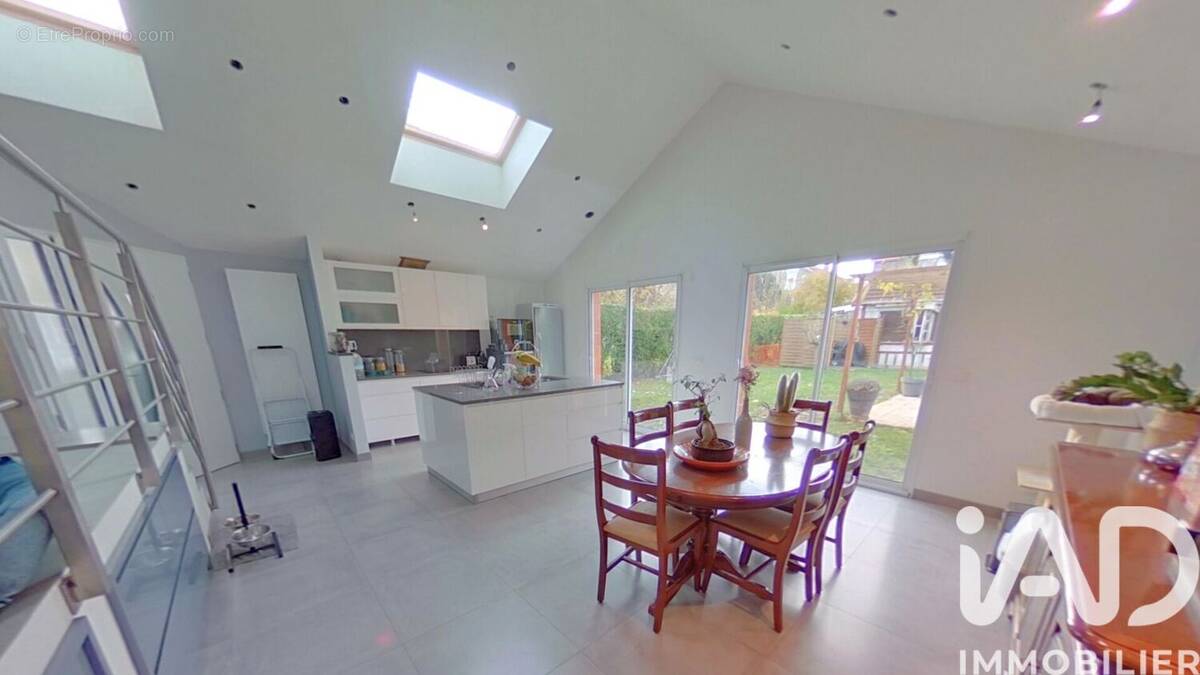 Photo 1 - Maison à VILLENEUVE-LE-ROI