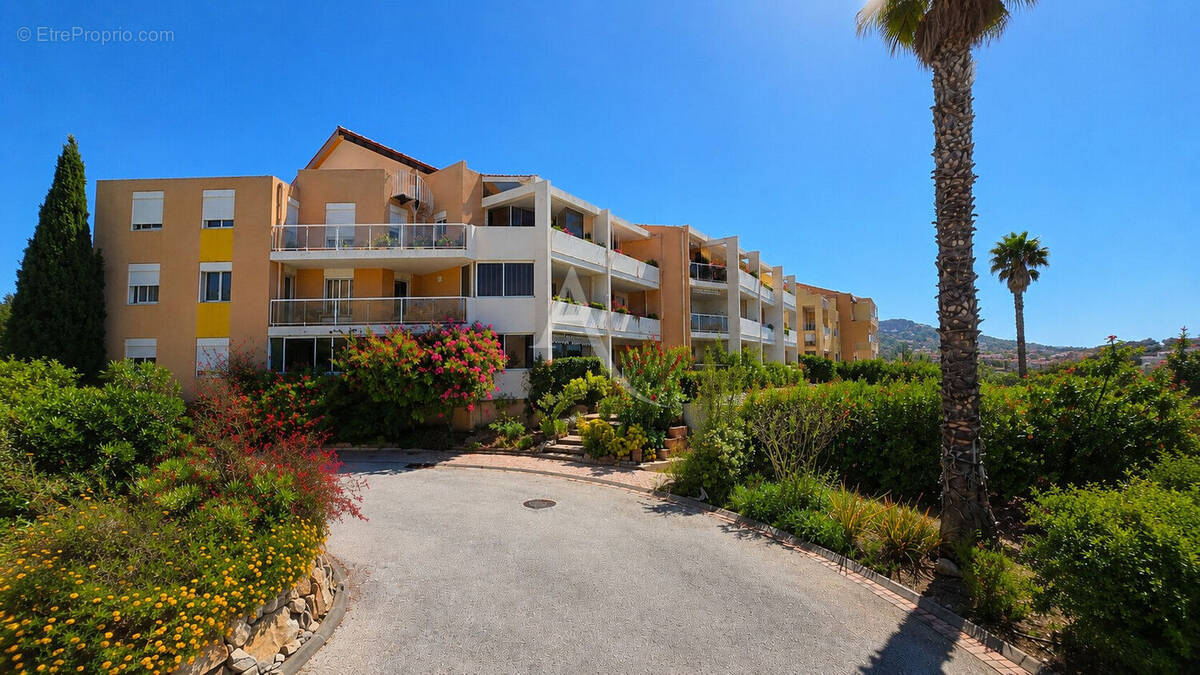 Appartement à CARQUEIRANNE