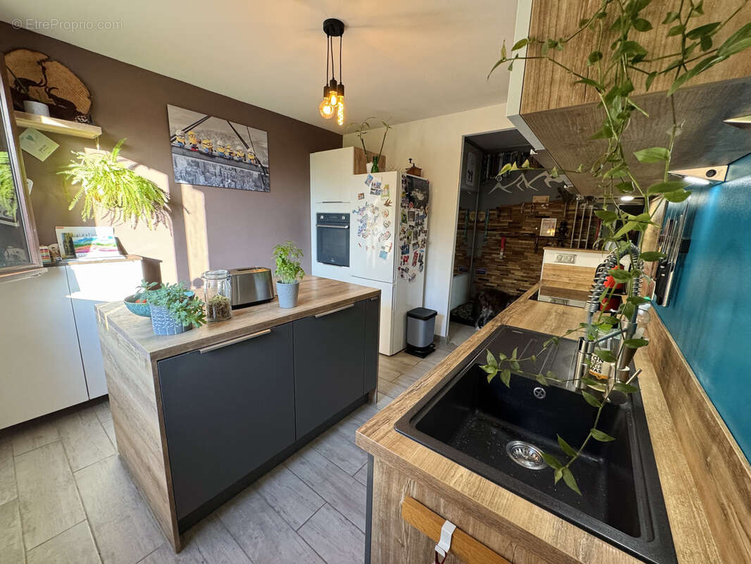 appartement 103m2 à Plein Soleil avec cave et stationnement - photo 8