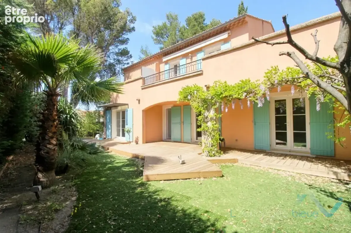 Appartement à COGOLIN
