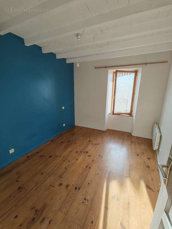 Appartement à VILLESISCLE