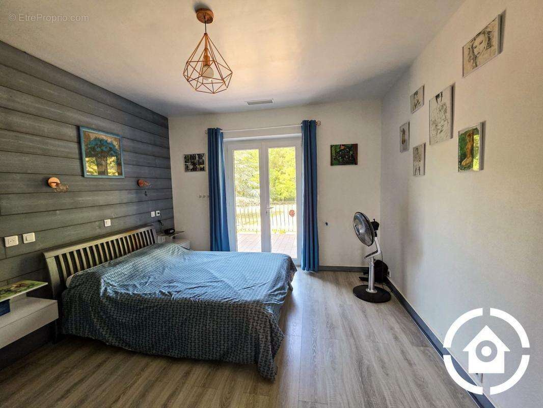 ? Maison familiale sur sous-sol - 4 chambres + studio - T - photo 14