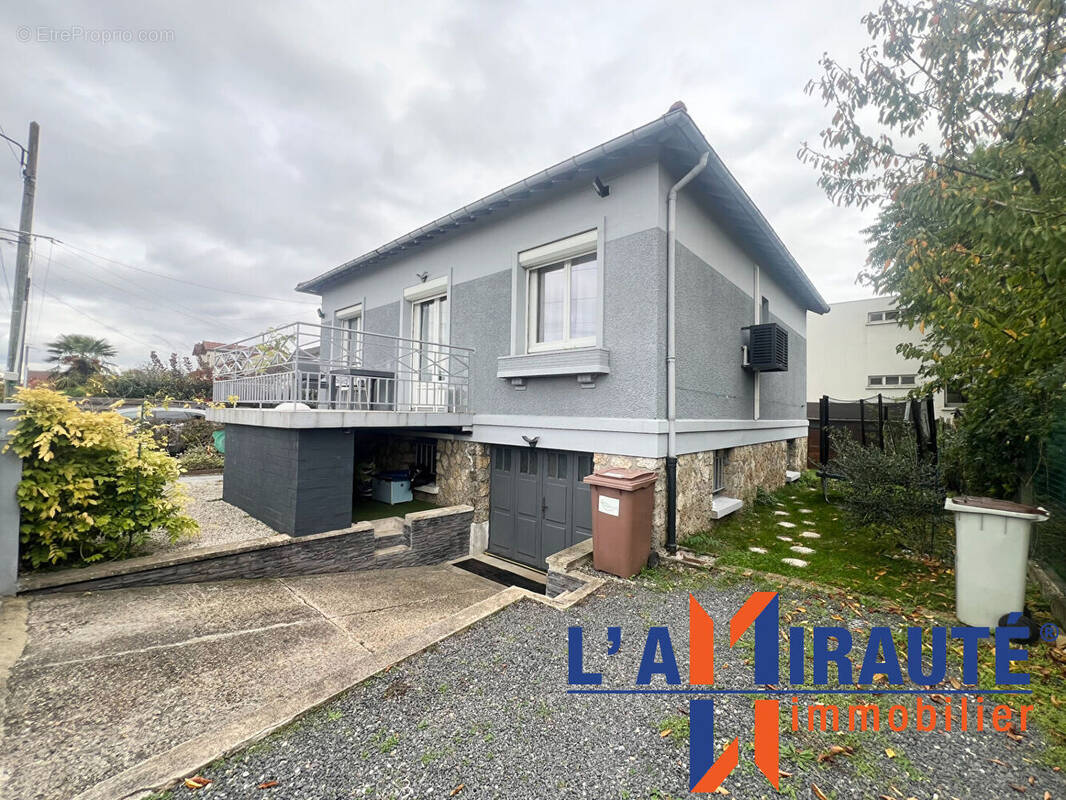 Maison à SARTROUVILLE