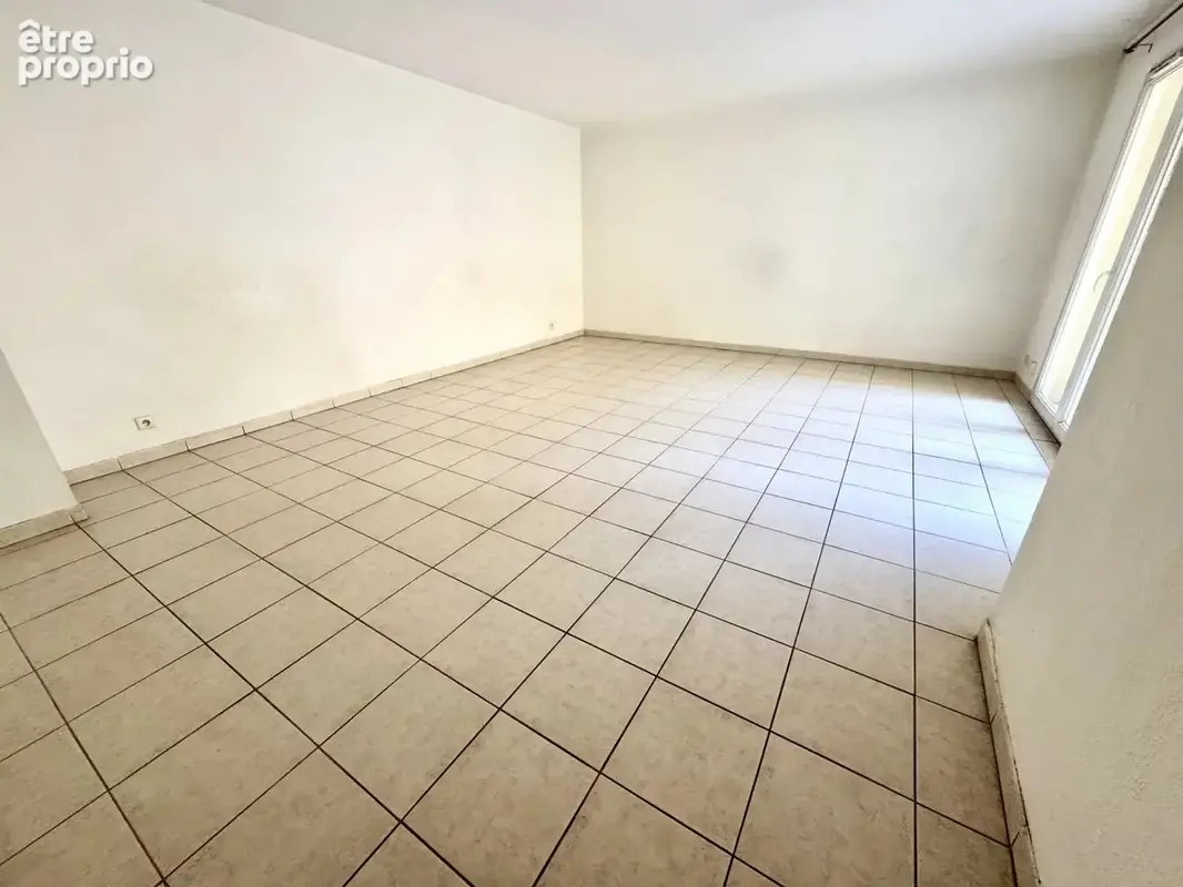 Cannes Carnot grand 3 pièces avec terrasse et parking sous sol - photo 10