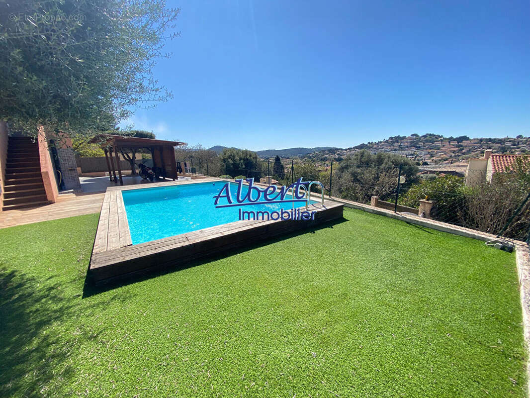 Villa spacieuse à vendre à Ollioules - Calme et confort garantis ! - photo 3