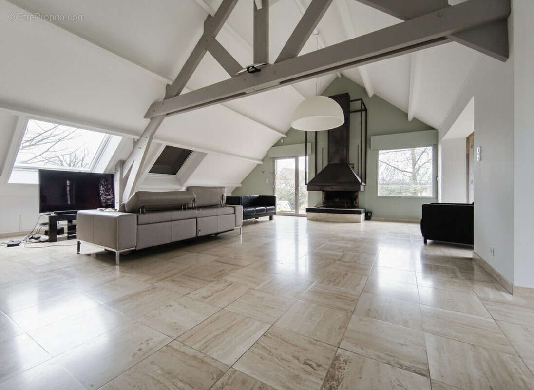 Maison 210 m² à Anzin-Saint-Aubin  - photo 2