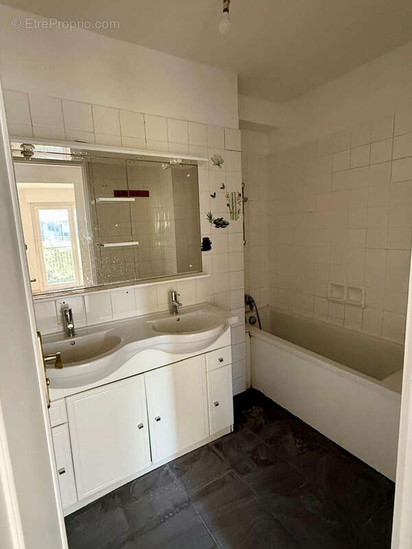 Appartement à MARSEILLE-3E