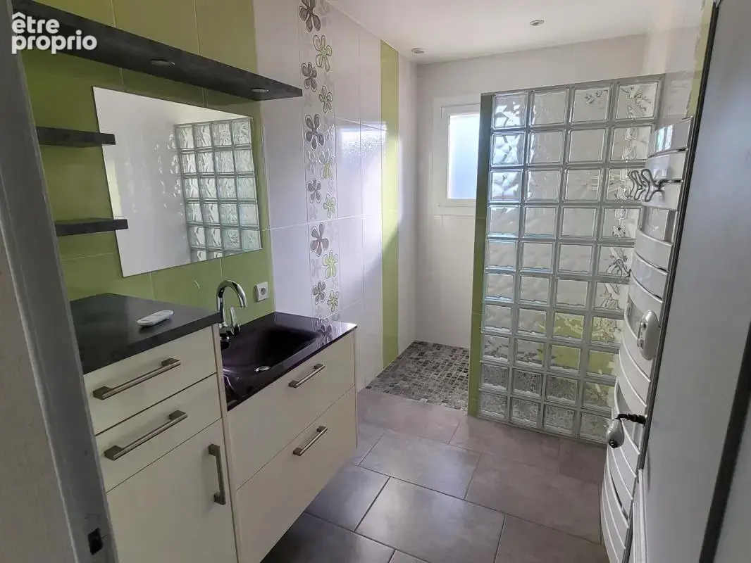 Maison de bourg 3 Chs, 1 Bureau, sur sous-sol complet, cave - photo 9