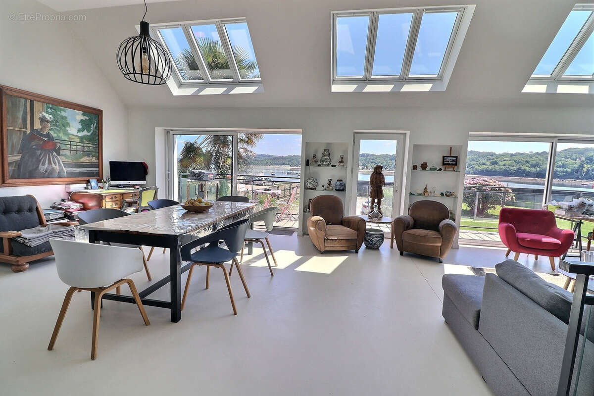 Maison à LE RELECQ-KERHUON