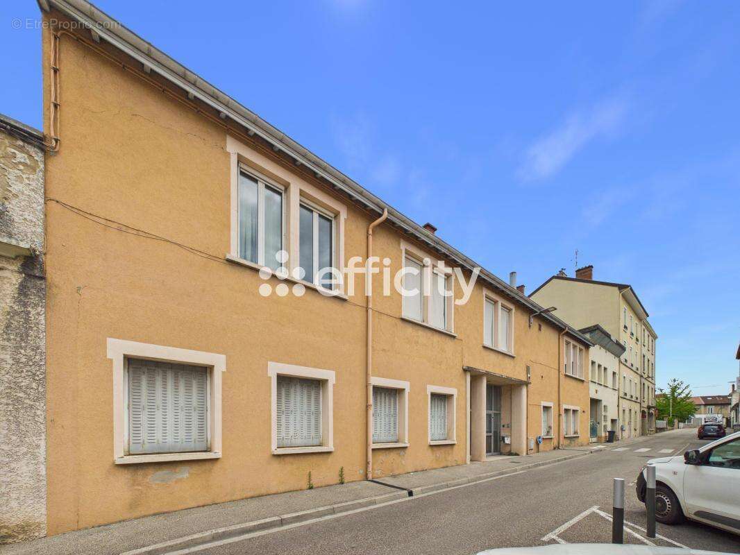 Appartement 655 m² à Bourg-En-Bresse  - photo 2