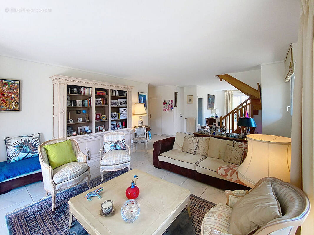Appartement à SAINT-MAUR-DES-FOSSES