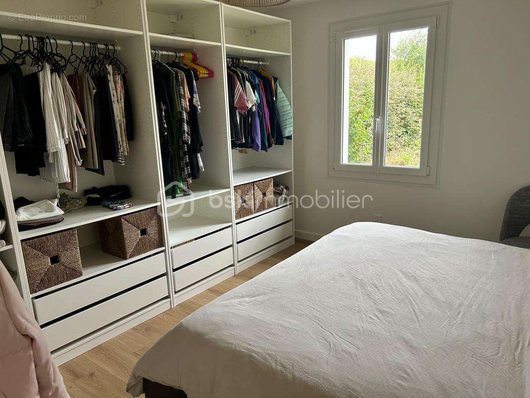 Maison à VILLECOMTAL-SUR-ARROS