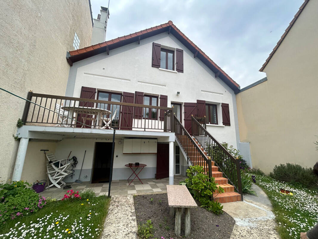 Maison à NANTERRE