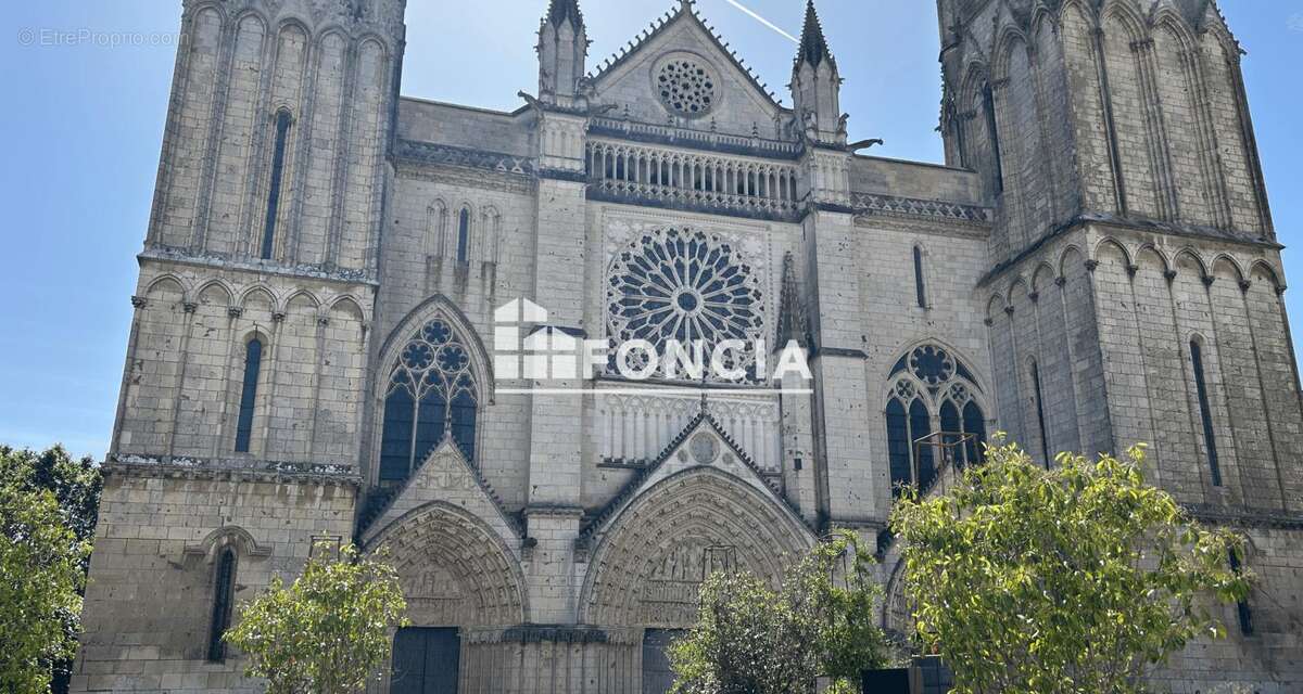  poitiers cathédrale - appt t1 bis 37 m2 - parking extérieur  - photo 9
