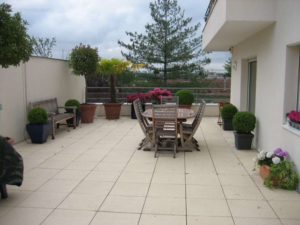 Appartement à SURESNES