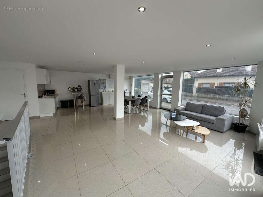 Photo 4 - Commerce à VIRY-CHATILLON